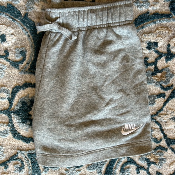 Nike Pants - Nike light gray women’s shorts size M